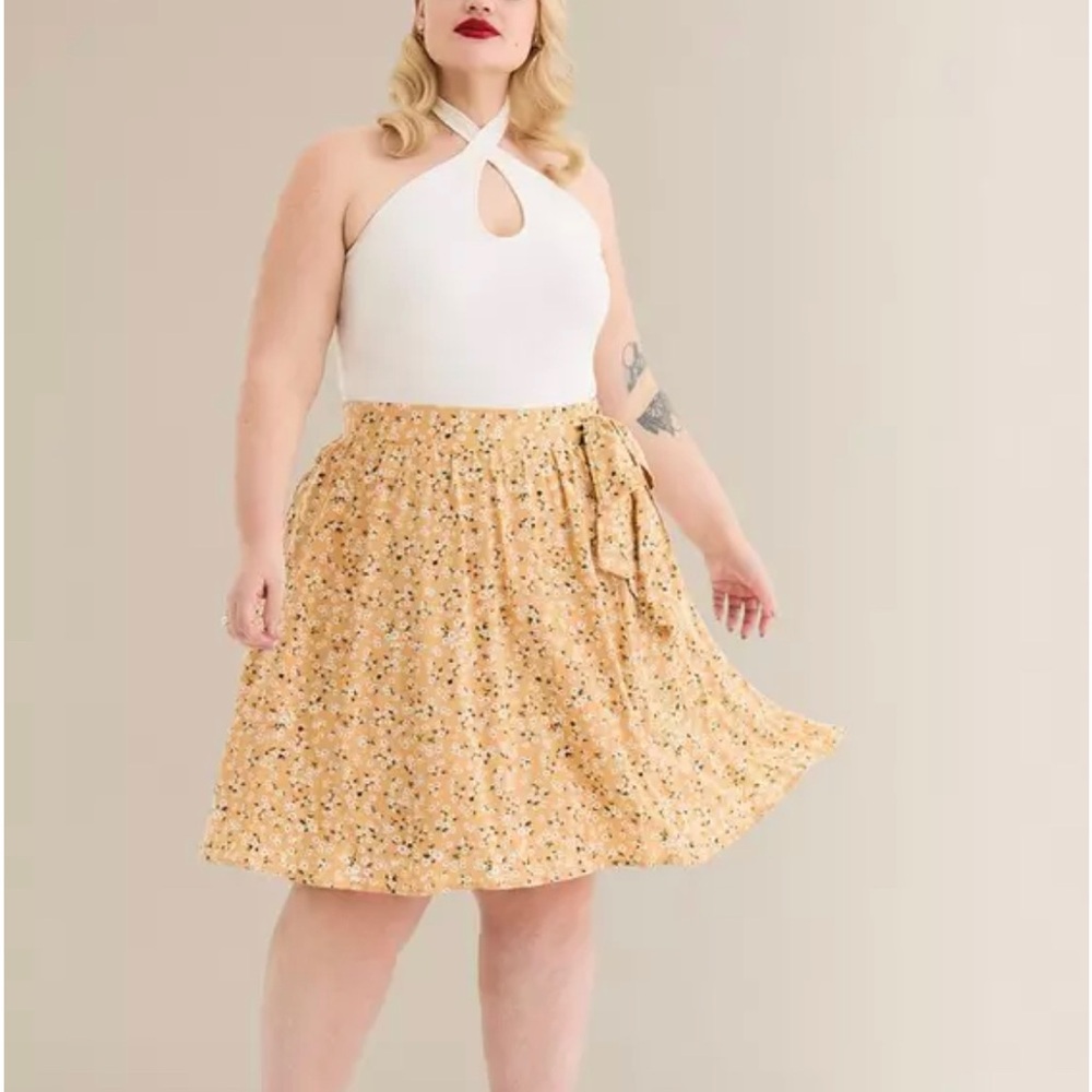 Torrid Retro Chic Swing Skirt - Floral Yellow - Picture 7 of 12